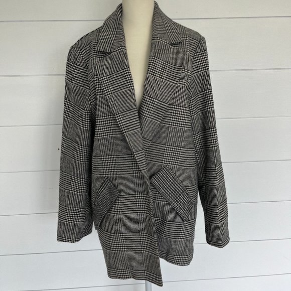 Dress Forum Jackets & Blazers - The Boyfriend Blazer Dress Forum Size Small